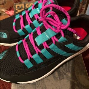 The North Face Trail Escape Crest Hiking Athletic Shoes 6.5 New with Box